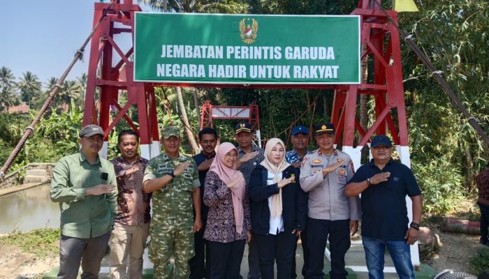 Jembatan Garuda & Sarana Air Bersih Diluncurkan di Kuningan