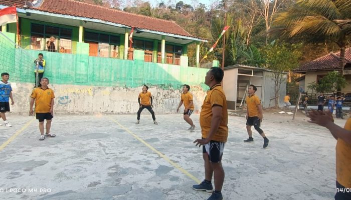 Turnamen Bola Voli Antar-RT Meriahkan HUT ke-81 RI, 15 Klub Tunjukkan Semangat Sportivitas di Desa Citundun