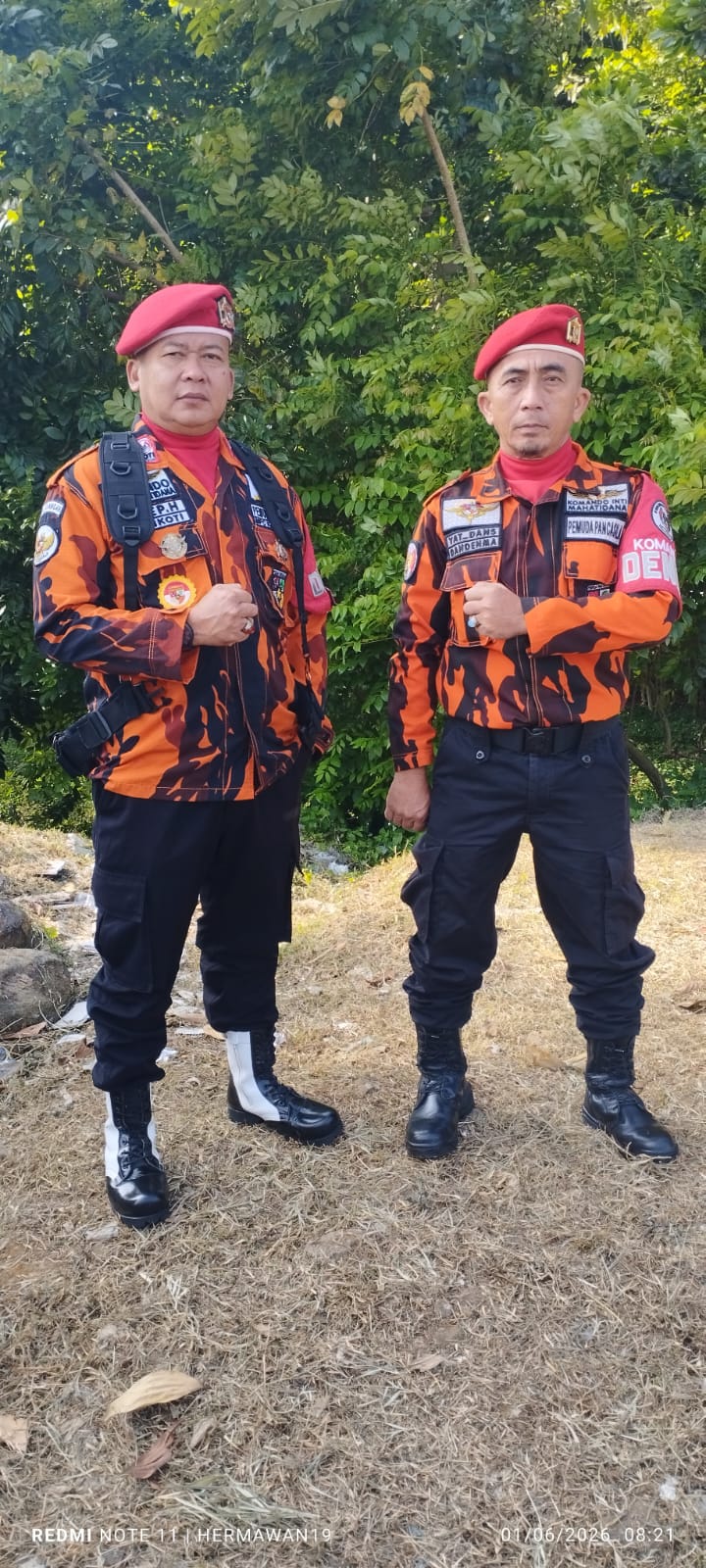 Bung Asep Hermansyah Dankoti MPC Pemuda Pancasila Kuningan bersama Dandema Bung Yayat menyampaikan belasungkawa atas wafatnya Bung Gunawan.