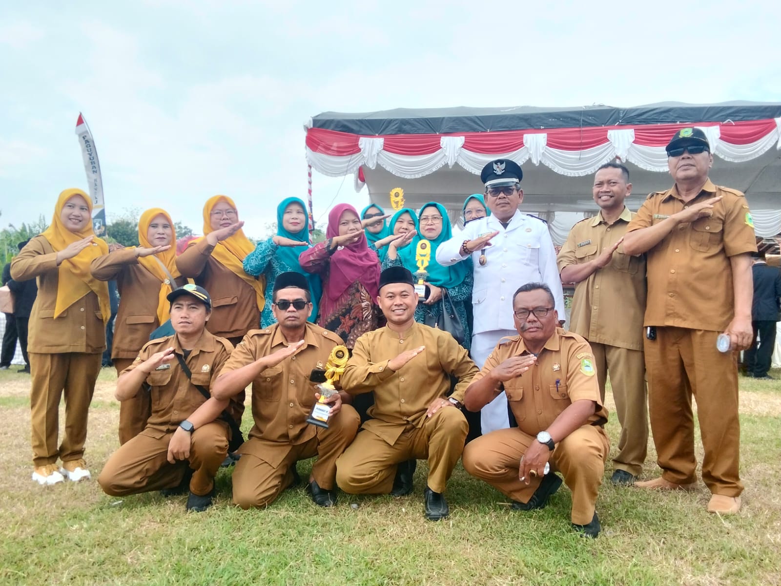 Kepala Desa Mekarsari Carwan menerima penghargaan PBB terbaik tahun 2026