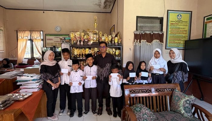 SPPG Dapur Sehat Bandorasawetan 1 Berikan Santunan kepada Tujuh Anak Yatim Piatu sebagai Wujud Kepedulian Sosial
