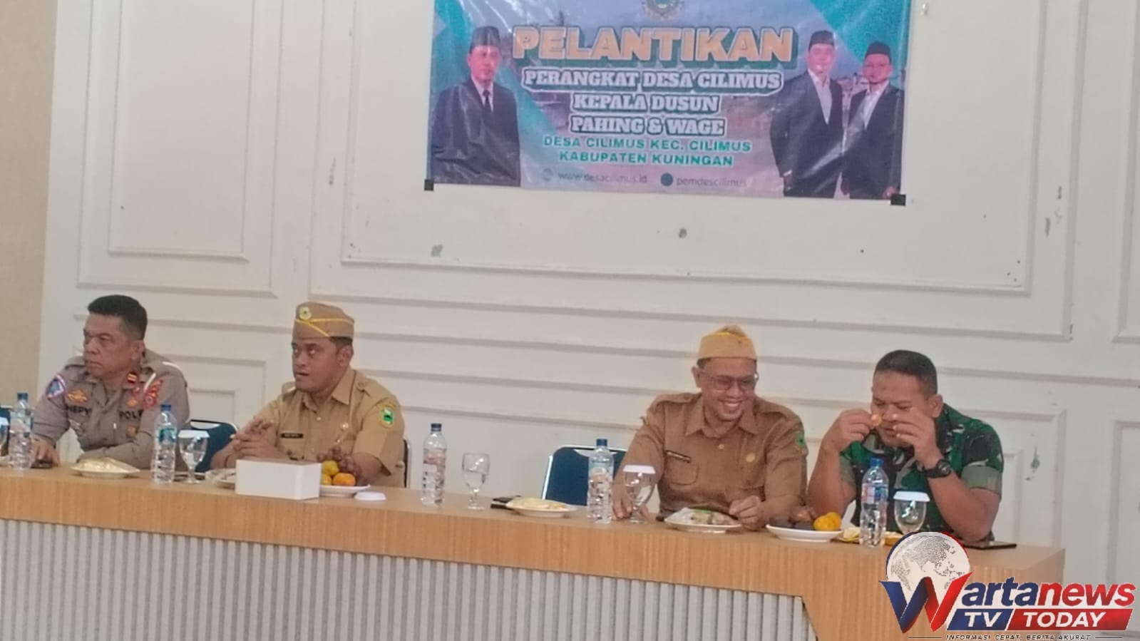Danramil Cilimus menghadiri pelantikan dan pengambilan sumpah perangkat Desa Cilimus Kabupaten Kuningan