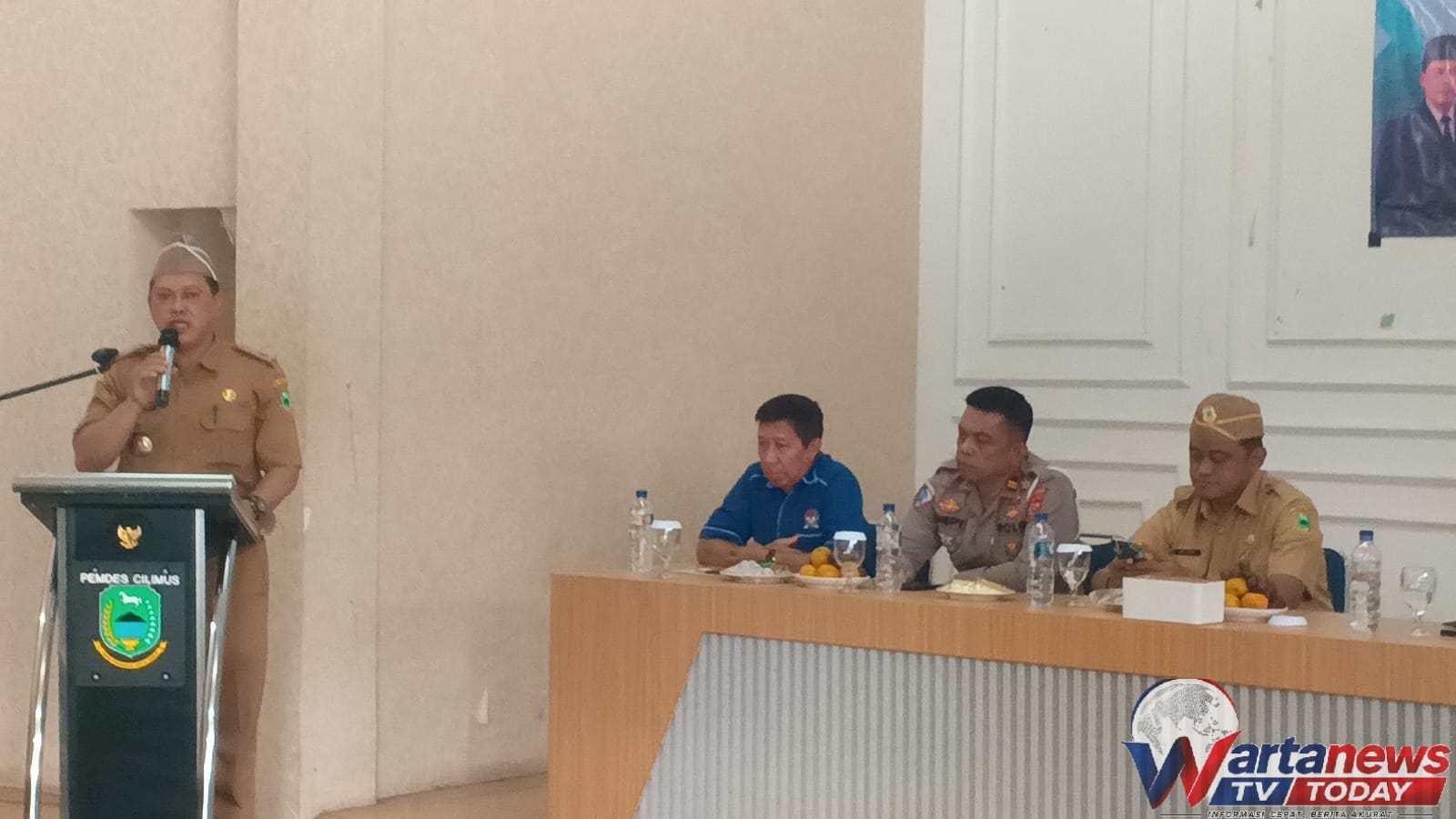 BPD Cilimus menyaksikan prosesi pelantikan empat perangkat Desa Cilimus Kabupaten Kuningan
