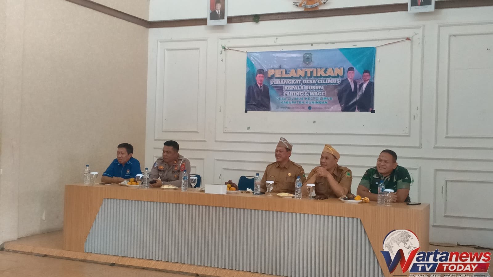 Kapolsek Cilimus beserta jajaran menghadiri pelantikan perangkat Desa Cilimus Kabupaten Kuningan