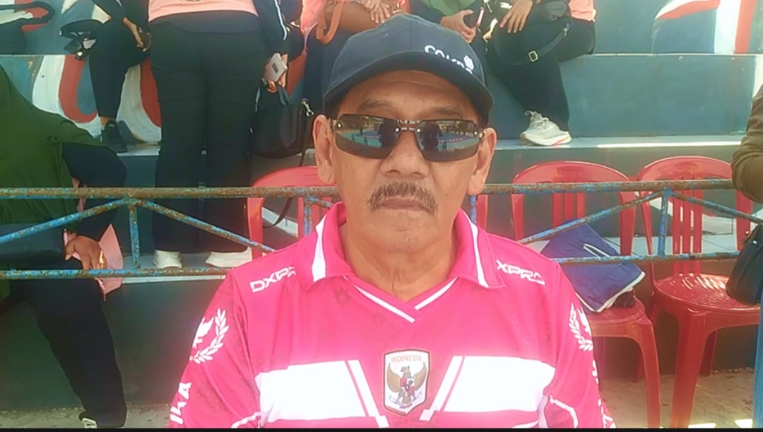 Ketua PBVSI Kabupaten Kuningan Nuzul Rachdy memberikan dukungan terhadap Turnamen Bhabinkamtibmas Cup 1 Tahun 2026 di Kelurahan Cigintung.