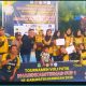 Tim tuan rumah Kelurahan Cigintung merayakan kemenangan usai menjadi juara Bhabinkamtibmas Cup 1 Bola Voli Putri se-Kabupaten Kuningan Tahun 2026.