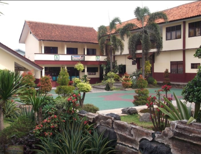SMPN 1 Cilimus Kuningan berkomitmen mencetak siswa unggul dan berprestasi