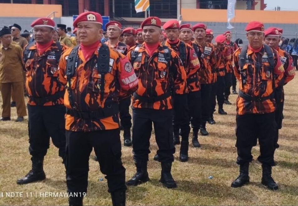 Bung Asep Hermansyah Komandan Koti MPC Kuningan bersama keluarga besar Pemuda Pancasila