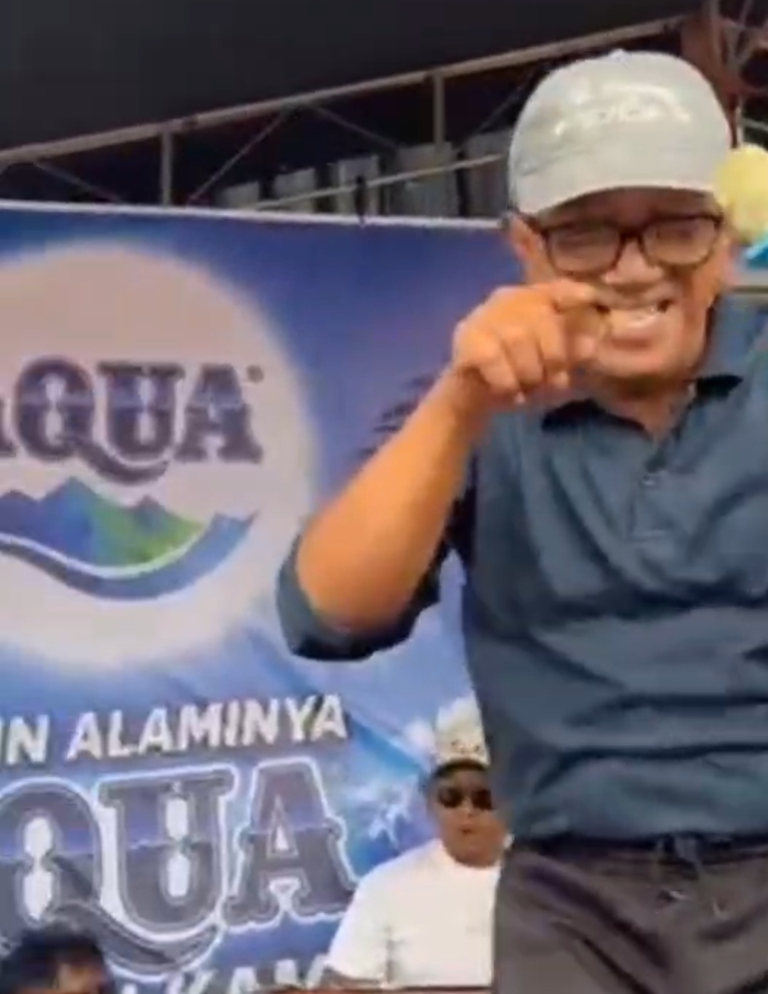 Kuwu Darma Yadi Juharyadi mengajak masyarakat memeriahkan HUT ke-81 Kemerdekaan RI dengan semangat gotong royong dan kebersamaan di Desa Darma Kabupaten Kuningan.