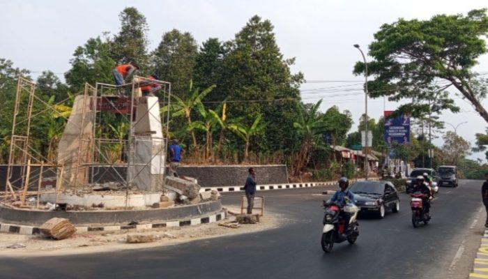 Tugu Bola Dunia Berganti Patung Kuda, Kuningan Melesat