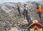 Hari ke-10, BPBD Kuningan Terus Padamkan Kebakaran TPA Ciniru