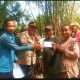 Warga Desa Cibeureum mengikuti kegiatan Ngobeng Bareng di Kali Cikaro dalam rangka Milangkala Desa Cibeureum ke-966