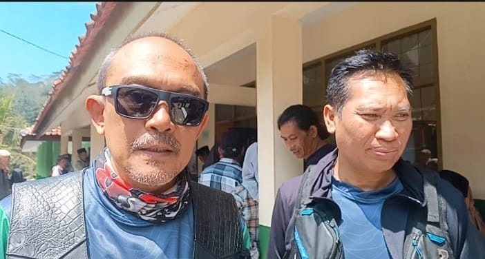 Dokter spesialis dan dokter umum IDI Kuningan melayani masyarakat dalam Baksos Kesehatan Vol 2