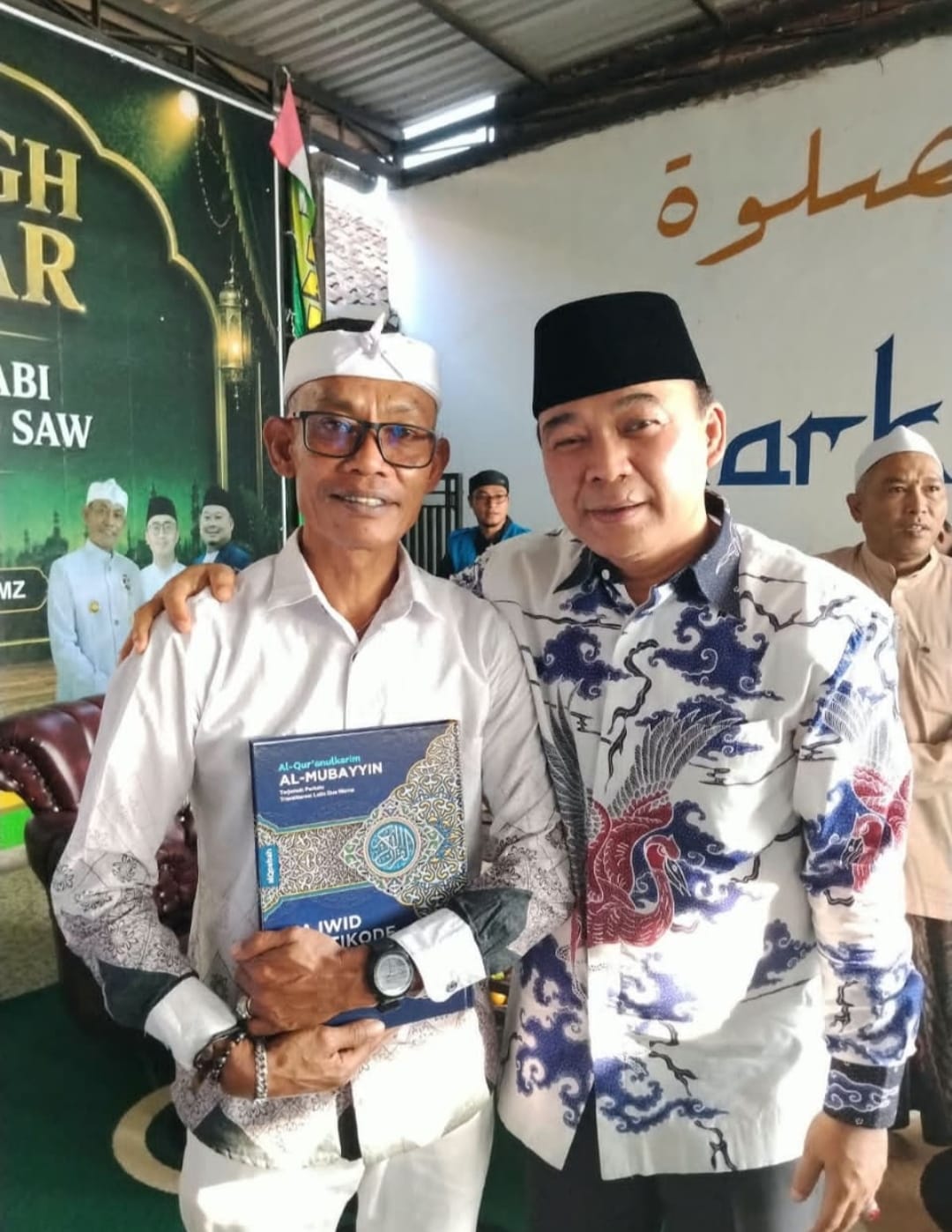 KH Fiqri Zaenudin menyampaikan tausiyah pada peringatan Maulid Nabi Muhammad SAW 1448 H di Desa Jagara Kuningan