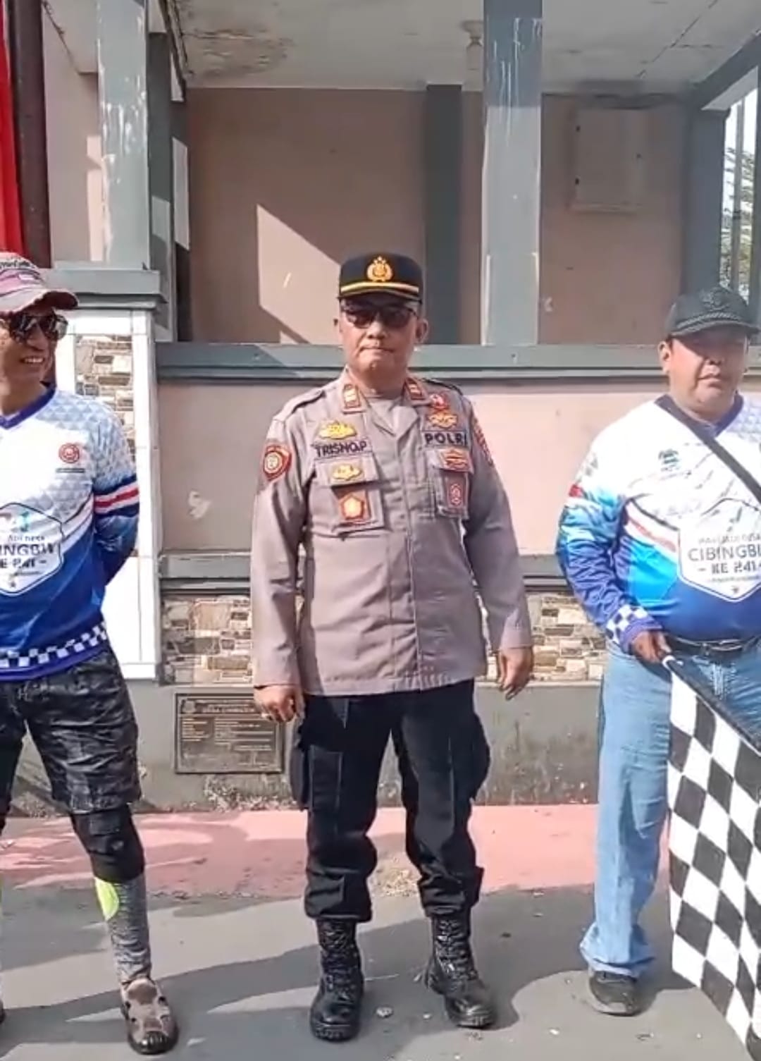 Sepeda Sehat dalam rangka HUT Desa Cibingbin diikuti masyarakat bersama pemerintah kecamatan