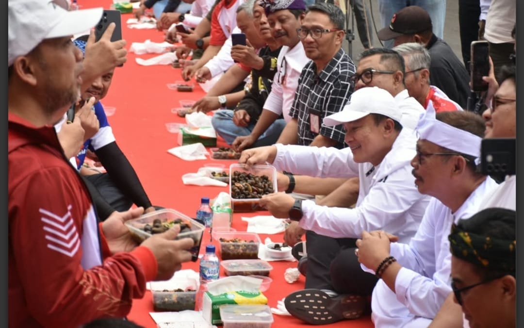 Festival Ngecrok Tutut Sajagat di Waduk Darma Kuningan pada BUMDes Festival Jawa Barat 2026