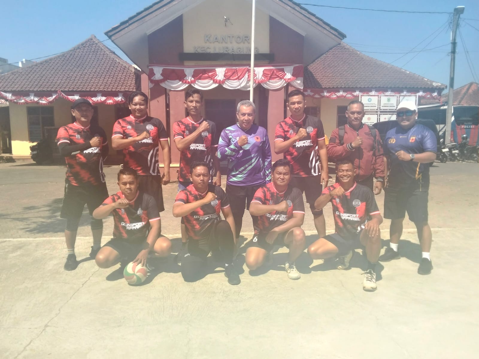 Tim Pemerintah Desa Cirahayu berhasil meraih juara pertama turnamen bola Pordes
