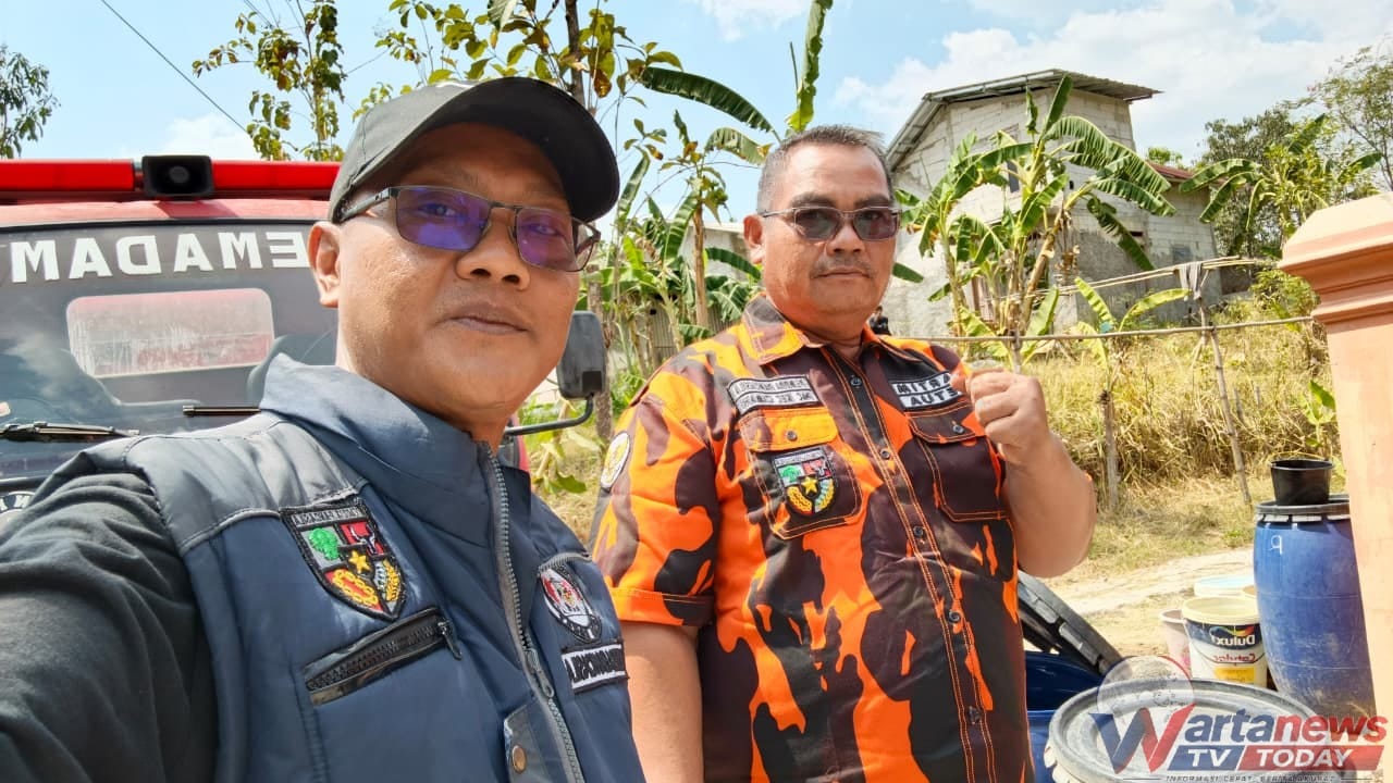 MPC Pemuda Pancasila menyalurkan bantuan air bersih kepada warga Desa Mekarjaya Kuningan