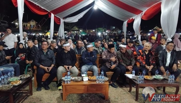 Ketua MPC Bung H. Harnida Darius, S.H. Hadiri Milangkala ke-474 Desa Cipedes, Ciniru, Kuningan, Ditutup Pagelaran Wayang Golek