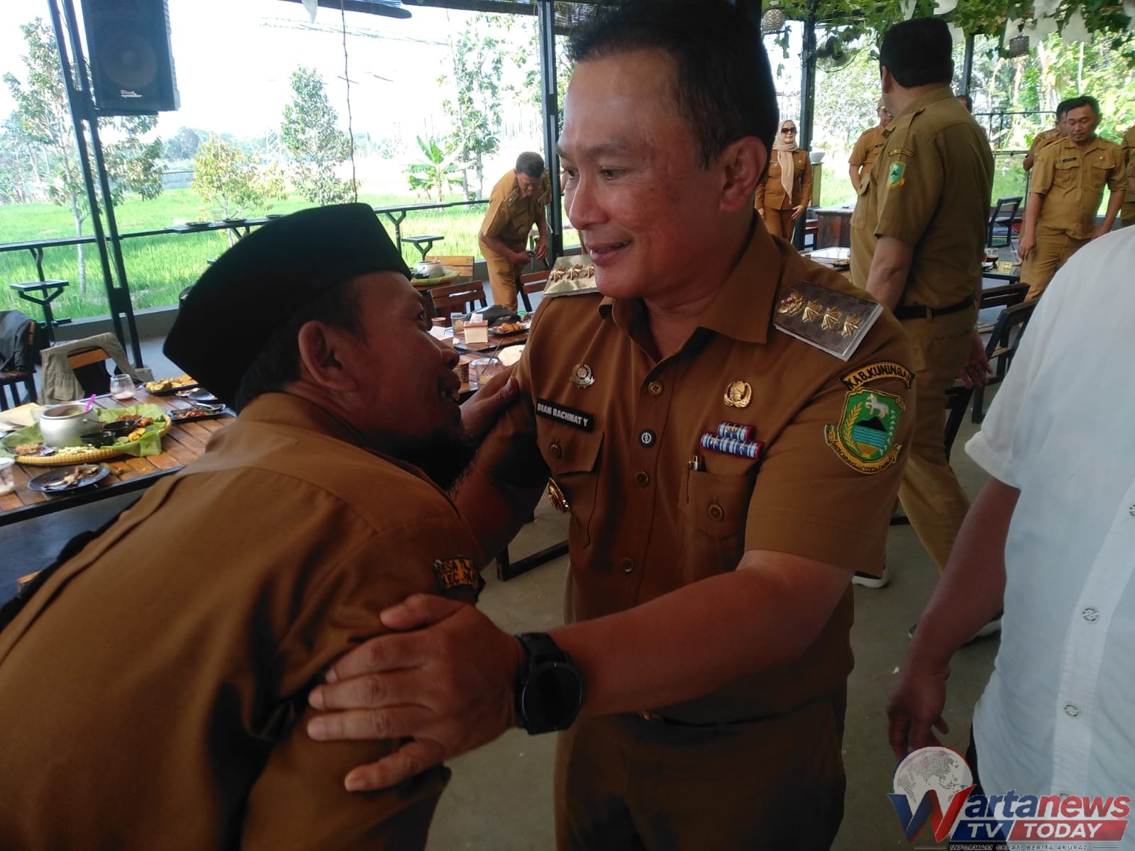 Bupati Kuningan Dian Rachmat Yanuar bersama kepala desa se-Kecamatan Pancalang