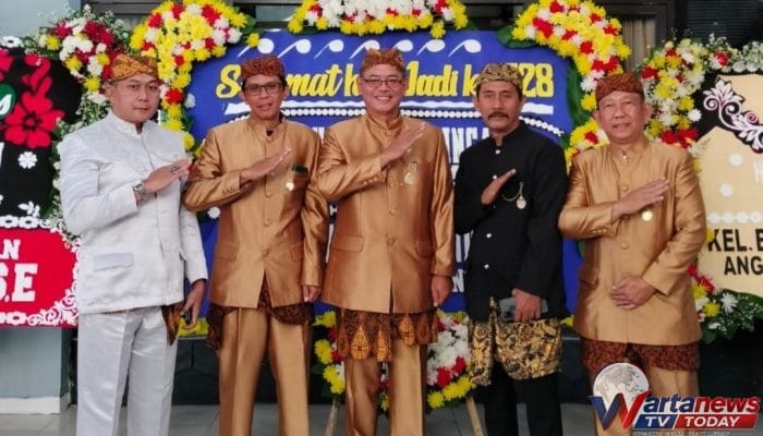 Pimpinan Kelurahan Hadiri Sidang Paripurna HUT ke-528 Kabupaten Kuningan