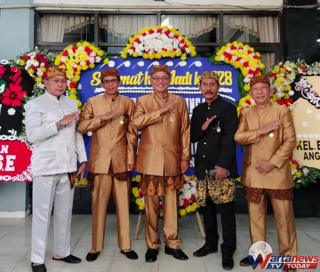Lurah Cirendang dan Lurah Kuningan menghadiri Sidang Paripurna Hari Jadi Kuningan ke-528