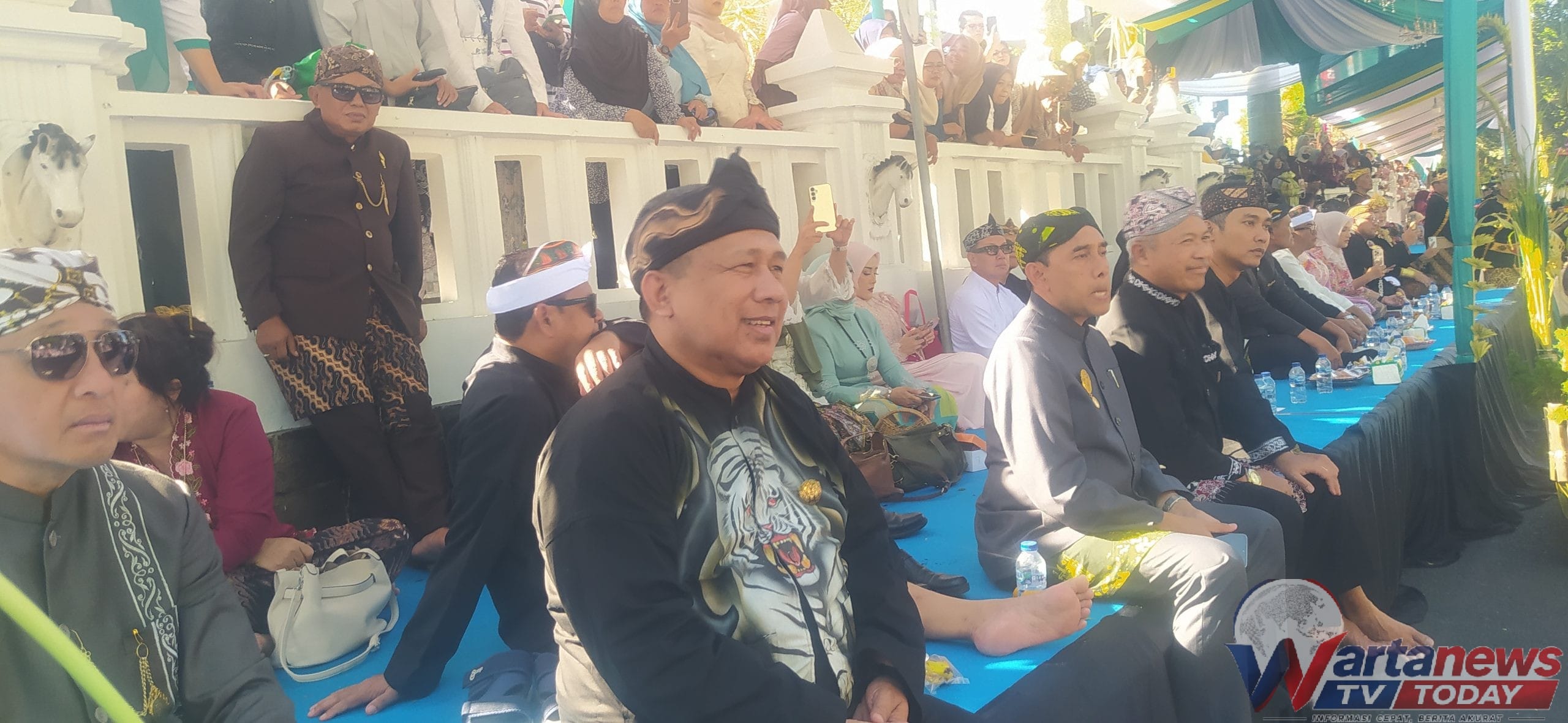 H Dodo Warda menghadiri Seba Sapton dan Babarit Hari Jadi ke-528 Kuningan
