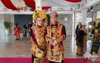 BJB Cabang Kuningan Tampil Beda di Karnaval, Kenakan Busana Keren