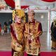 Pegawai BJB Cabang Kuningan mengenakan busana unik dan kreatif dalam gelaran karnaval