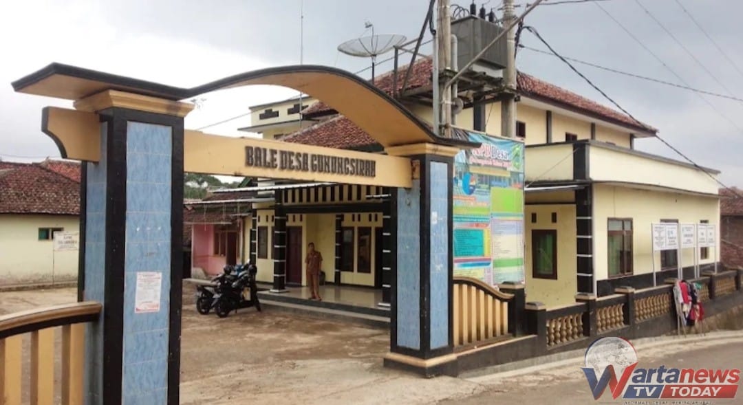 Pemdes dan masyarakat Desa Gunungsirah Kuningan menjaga semangat gotong royong
