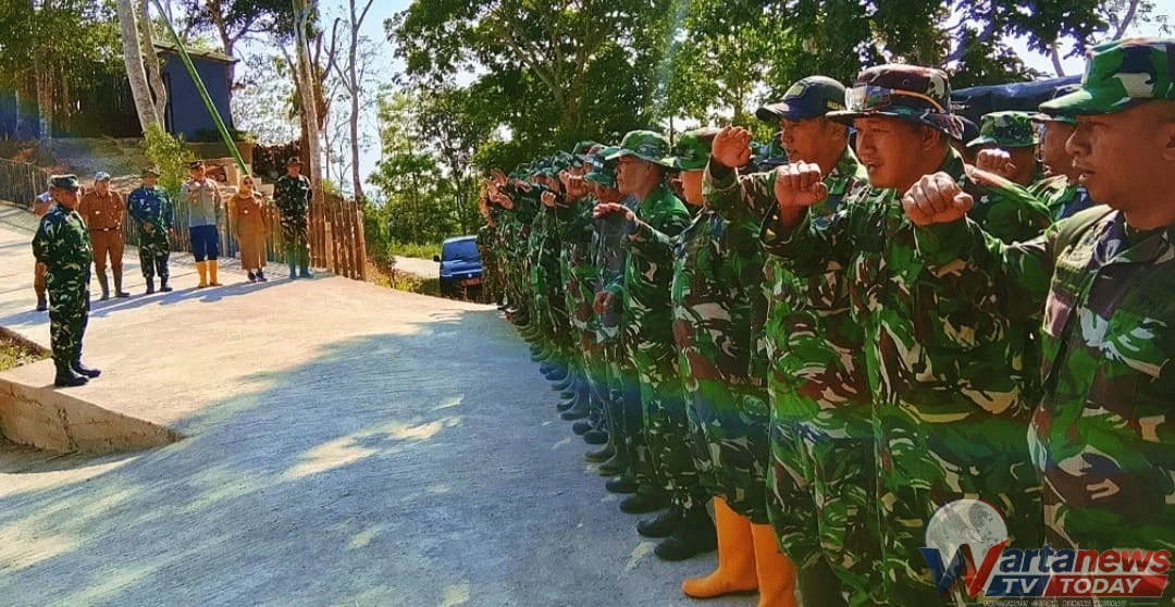 Kodim 0615 Kuningan menanam pohon di Gunung Mayana dalam rangka HUT TNI ke-81