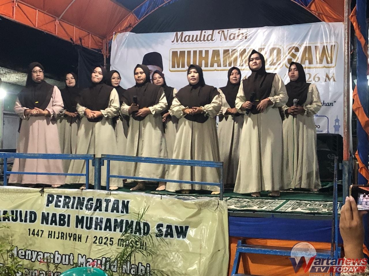 Group Qasidah Mutiara tampil pada peringatan Maulid Nabi di Mushola Miftahul Jannah Cibeureum Kuningan