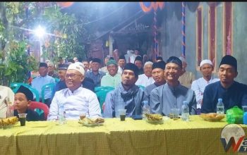 Kepala Desa Cibeureum bersama tokoh masyarakat menghadiri Maulid Nabi 1448 H di Musholah Miftahul Janah Kuningan