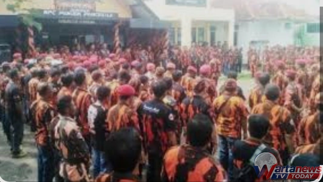 Keluarga besar Pemuda Pancasila menyatakan komitmen mengawal proses hukum dugaan perusakan Tugu Bola di Kabupaten Kuningan.