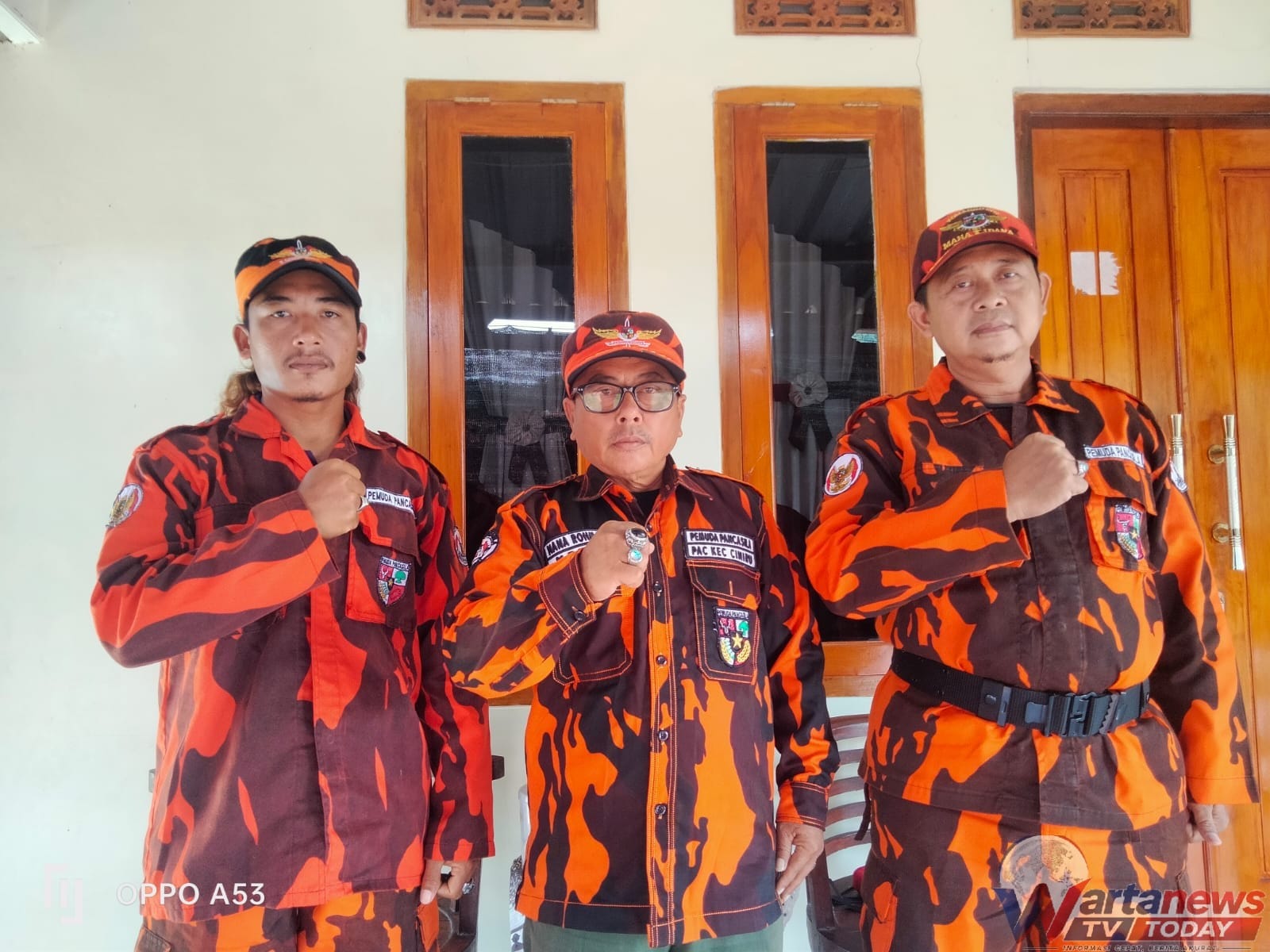 Ketua PAC Pemuda Pancasila Ciniru Bung Nana mengimbau masyarakat waspada terhadap aktivitas Anak Gunung Krakatau