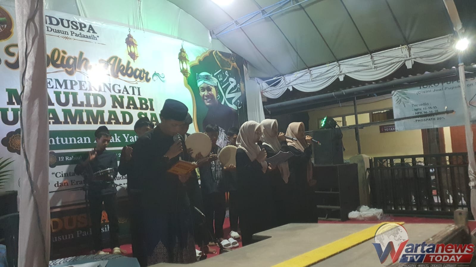 Forum Dusun Padaasih Kuningan menggelar Maulid Nabi Muhammad SAW dan santunan bersama warga