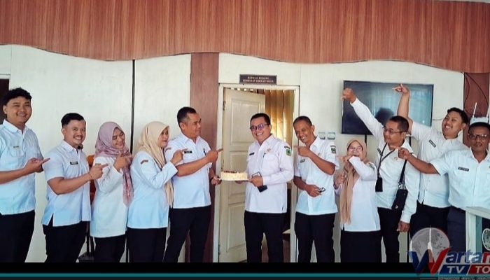 Pegawai Bidang SD Disdikbud Kuningan  Rayakan Ulang Tahun Bapak Surya, S.Pd., MM. Penuh Kekeluargaan
