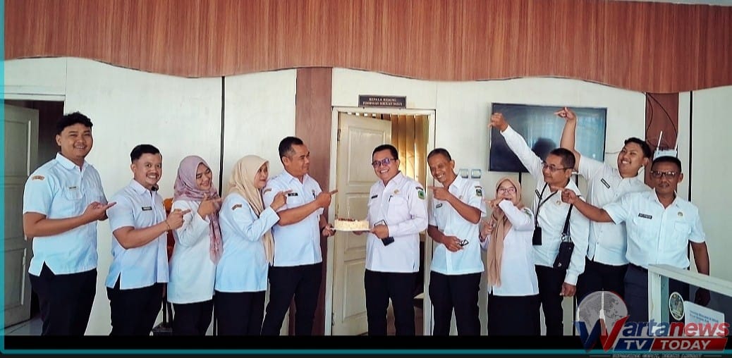 Perayaan ulang tahun Surya S.Pd. MM bersama pegawai Bidang SD Disdikbud Kabupaten Kuningan