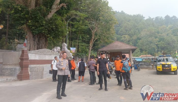 Polres Kuningan Monitoring Kebakaran Hutan di Pasawahan-Singkup, Luas Area Terbakar Diperkirakan 40 Hektare