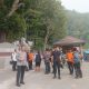 Kapolres Kuningan memantau penanganan kebakaran hutan Pasawahan Singkup
