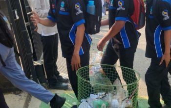 Siswa SMKN 1 Japara mengikuti program Tiket Sampah
