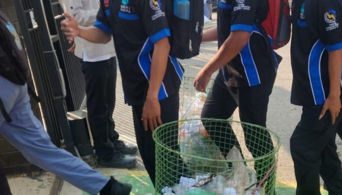 SMKN 1 Japara Kuningan GEBER DARLING, Gerakan Bersama Sadar Lingkungan Lewat Program “Tiket Sampah”