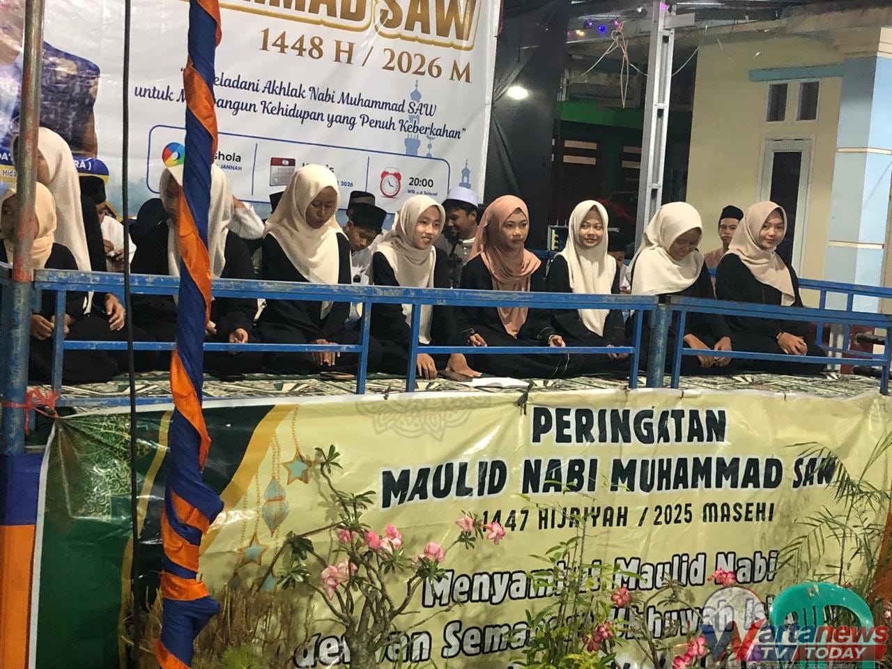 Rebana IRMAS Miftahul Jannah tampil pada peringatan Maulid Nabi di Dusun 4 Desa Cibeureum Kuningan