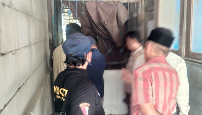 Penertiban Rumah Kos di Cirendang, Satpol PP Pasang Gembok Disaksikan MUI dan Tokoh Masyarakat