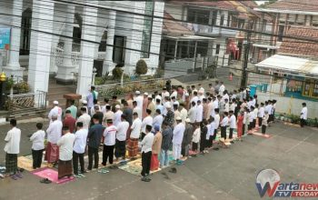 Shalat Istisqa Kelurahan Cirendang Kuningan untuk memohon hujan